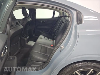 2023 Volvo S60 Recharge Plug-In Hybrid T8 Plus Dark Theme - miniatura 13