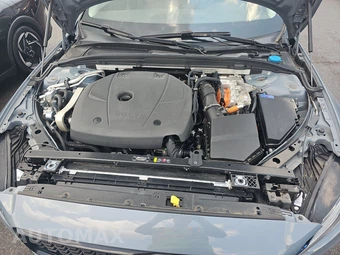 2023 Volvo S60 Recharge Plug-In Hybrid T8 Plus Dark Theme - miniatura 15