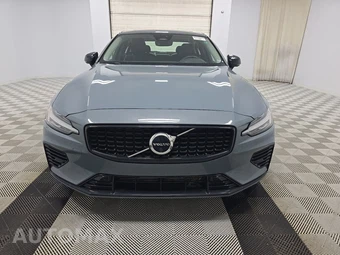 2023 Volvo S60 Recharge Plug-In Hybrid T8 Plus Dark Theme - miniatura 2