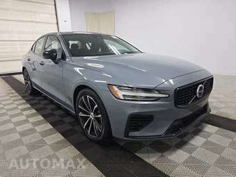 2023 Volvo S60 Recharge Plug-In Hybrid T8 Plus Dark Theme - miniatura 3