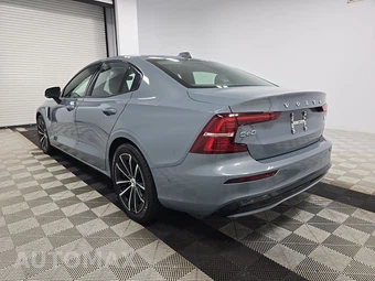 2023 Volvo S60 Recharge Plug-In Hybrid T8 Plus Dark Theme - miniatura 6