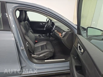 2023 Volvo S60 Recharge Plug-In Hybrid T8 Plus Dark Theme - miniatura 8