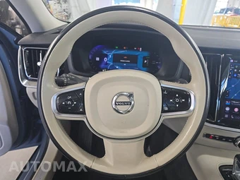 2023 Volvo S60 Recharge Plug-In Hybrid T8 Plus Dark Theme - miniatura 10