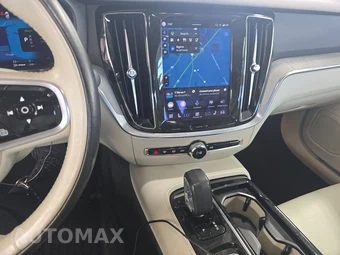 2023 Volvo S60 Recharge Plug-In Hybrid T8 Plus Dark Theme - miniatura 11