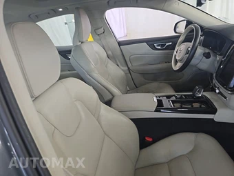 2023 Volvo S60 Recharge Plug-In Hybrid T8 Plus Dark Theme - miniatura 8