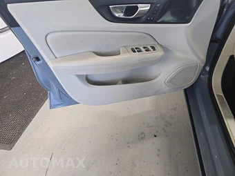 2023 Volvo S60 Recharge Plug-In Hybrid T8 Plus Dark Theme - miniatura 9