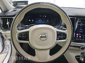 2023 Volvo S60 Recharge Plug-In Hybrid T8 Plus Dark Theme - miniatura 10
