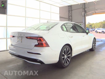 2023 Volvo S60 Recharge Plug-In Hybrid T8 Plus Dark Theme - miniatura 4