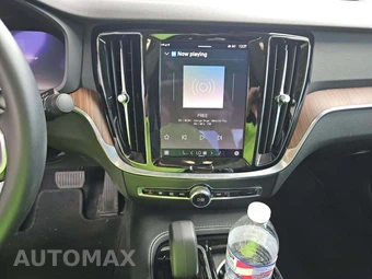 2023 Volvo S60 Recharge Plug-In Hybrid T8 Plus Dark Theme - miniatura 10
