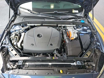 2023 Volvo S60 Recharge Plug-In Hybrid T8 Plus Dark Theme - miniatura 27