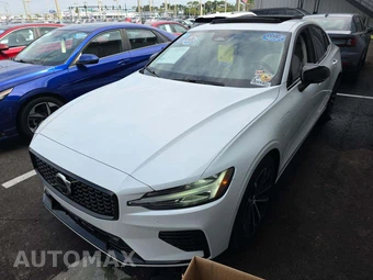 2023 Volvo S60 Recharge Plug-In Hybrid T8 Plus Dark Theme