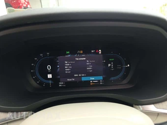 2023 Volvo S60 Recharge Plug-In Hybrid T8 Plus Dark Theme - miniatura 9