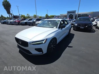 2023 Volvo S60 Recharge Plug-In Hybrid T8 Plus Dark Theme
