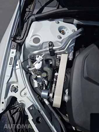 2023 Volvo S60 Recharge Plug-In Hybrid T8 Plus Dark Theme - miniatura 24