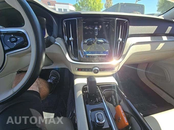 2023 Volvo S60 Recharge Plug-In Hybrid T8 Plus Dark Theme - miniatura 7