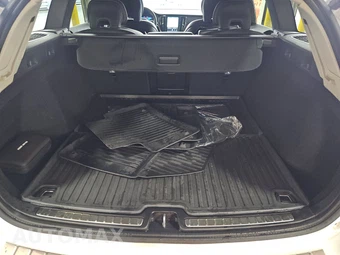 2023 Volvo V60 Cross Country B5 Plus – miniatura 16