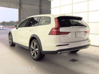 2023 Volvo V60 Cross Country B5 Plus – miniatura 6