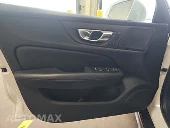 2023 Volvo V60 Cross Country B5 Plus – miniatura 9