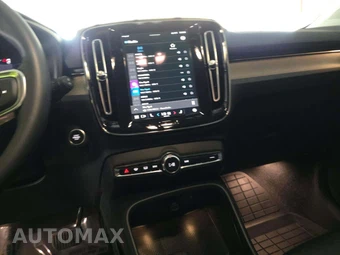 2023 Volvo XC40 B4 Core - miniatura 10