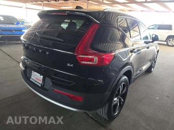 2023 Volvo XC40 B4 Core - miniatura 3