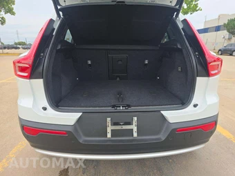 2023 Volvo XC40 B4 Plus Bright Theme – miniatura 11