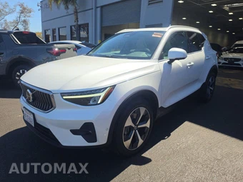 2023 Volvo XC40 B4 Plus Bright Theme