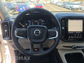 2023 Volvo XC40 B4 Plus Bright Theme – miniatura 10