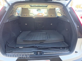 2023 Volvo XC40 B4 Plus Bright Theme – miniatura 16
