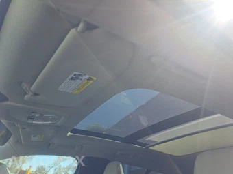 2023 Volvo XC40 B4 Plus Bright Theme – miniatura 17
