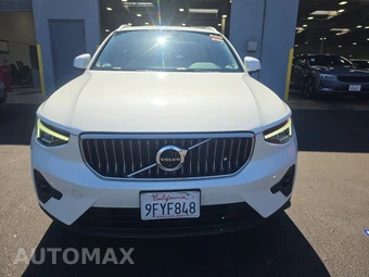 2023 Volvo XC40 B4 Plus Bright Theme – miniatura 2