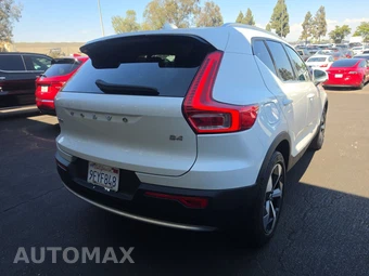 2023 Volvo XC40 B4 Plus Bright Theme – miniatura 4