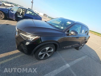 2023 Volvo XC40 B4 Plus Bright Theme