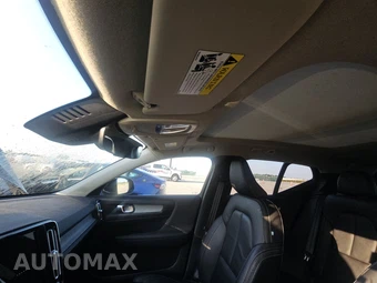 2023 Volvo XC40 B4 Plus Bright Theme – miniatura 17