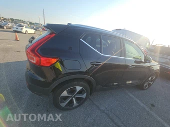 2023 Volvo XC40 B4 Plus Bright Theme – miniatura 4