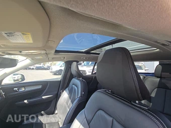 2023 Volvo XC40 B4 Plus Bright Theme – miniatura 28