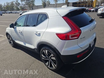 2023 Volvo XC40 B4 Plus Bright Theme – miniatura 6