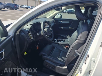 2023 Volvo XC40 B4 Plus Bright Theme – miniatura 7