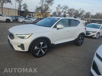 2023 Volvo XC40 B4 Plus Bright Theme