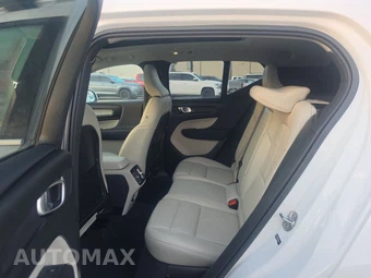 2023 Volvo XC40 B4 Plus Bright Theme – miniatura 13