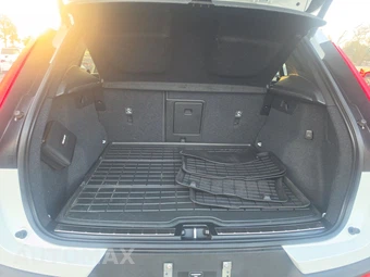 2023 Volvo XC40 B4 Plus Bright Theme – miniatura 16