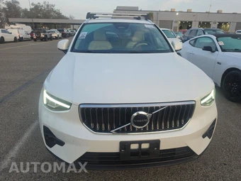 2023 Volvo XC40 B4 Plus Bright Theme – miniatura 2
