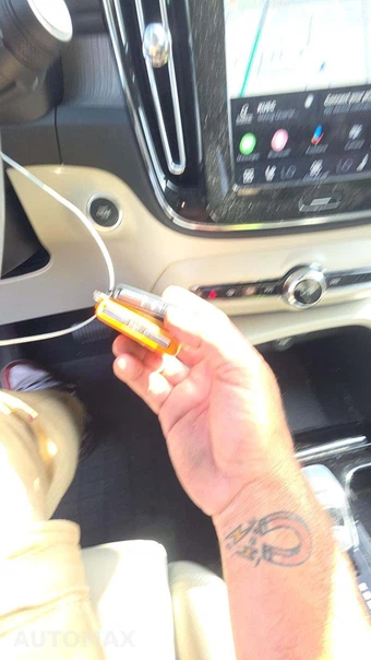 2023 Volvo XC40 B4 Plus Bright Theme – miniatura 24