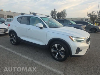 2023 Volvo XC40 B4 Plus Bright Theme – miniatura 3