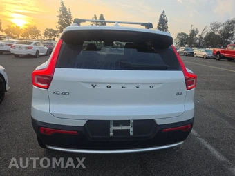 2023 Volvo XC40 B4 Plus Bright Theme – miniatura 5