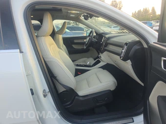 2023 Volvo XC40 B4 Plus Bright Theme – miniatura 8