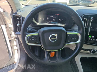 2023 Volvo XC40 B4 Plus Bright Theme – miniatura 10
