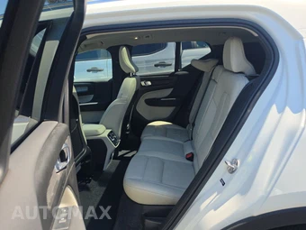 2023 Volvo XC40 B4 Plus Bright Theme – miniatura 13