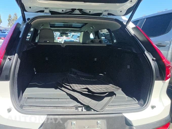 2023 Volvo XC40 B4 Plus Bright Theme – miniatura 16
