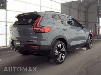 2023 Volvo XC40 B4 Plus Dark Theme – miniatura 4