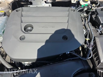 2023 Volvo XC40 B4 Plus Dark Theme – miniatura 15